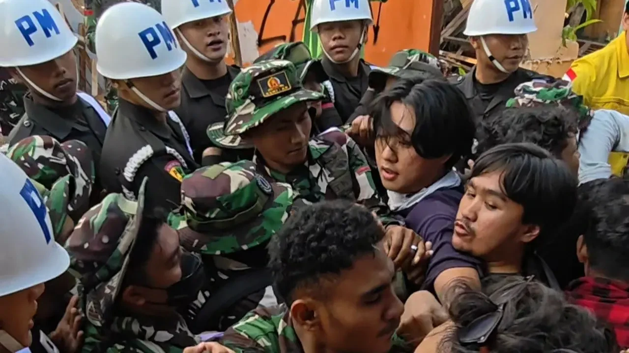 Pengosongan Eks Rumah Dinas TNI Ricuh, Mahasiswa UI Terluka
