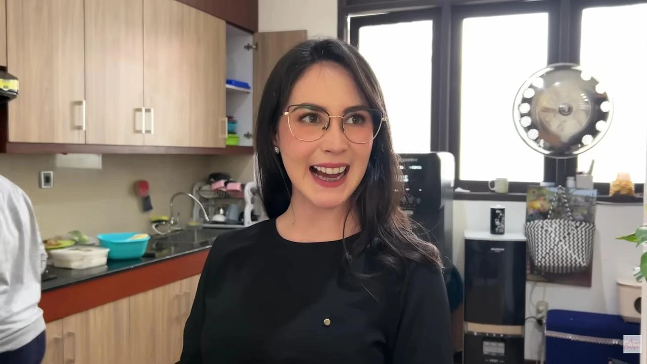 7 Potret Dapur Arumi Bachsin, Konsep Open Space-nya Bikin Suasana Makin Hangat