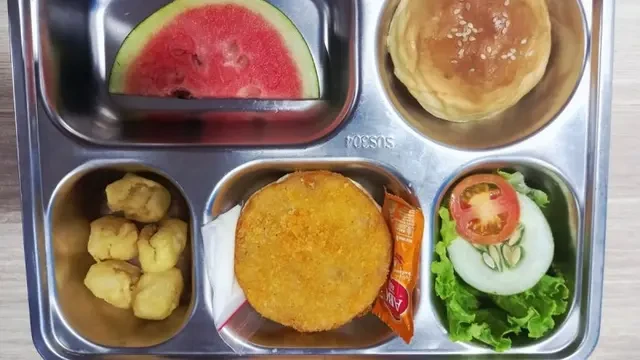 Serunya Program Makan Bergizi Gratis di Natuna, Siswa Bisa Request Nasi Goreng hingga Burg...