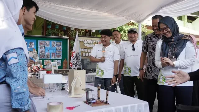 Ajak Anak Muda Peduli Lingkungan, Pertamina Gelar Sekolah Energi Berdikari di SMAN 14 Sema...
