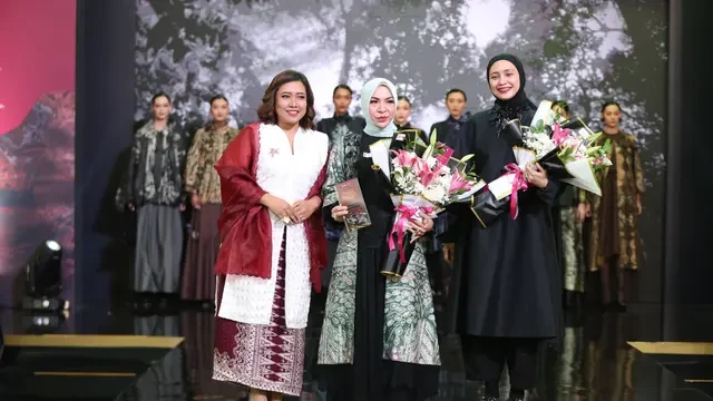 Dari Parade Wastra Nusantara ke Dunia: Kalimantan Selatan Dorong Sasirangan Go Internasion...