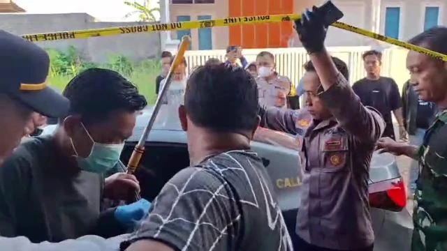 Suasana Panas Penangkapan Pembunuh Janda di Lampung, Pelaku Diamuk Warga saat Hendak Dibaw...