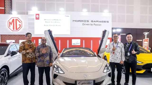 MG Pamer Cyberster dan MG4 EV di GIIAS Surabaya 2025