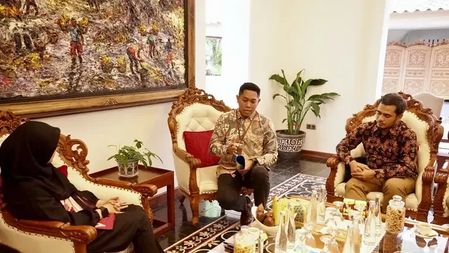 Salah Satu Pembangkit Listrik Tenaga Surya Terbesar Indonesia Akan Dibangun di Banyuwangi