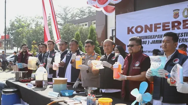 Polda Jabar Bongkar Laboratorium Sabu Jaringan Golden Crescent Iran-Afganistan-Pakistan