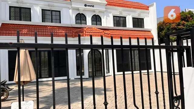 Kantor World di Bundaran Senayan Tutup Usai Layanan Dibekukan Komdigi