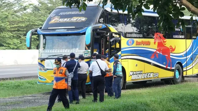 Sidak Rest Area Tol Jagorawi, 21 Bus Terciduk Langgar Aturan