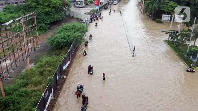 Ramai Spekulasi Warganet soal Penyebab Banjir Bekasi, Mana yang Benar?