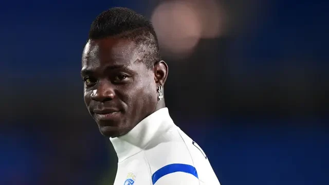Mario Balotelli Tampil di Paris Fashion Week: Dari Lapangan Hijau ke Panggung Mode