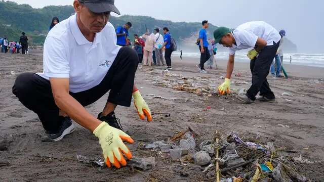 Atasi Sampah di Pantai dan Laut, 17 Perguruan Tinggi se-Indonesia Ikuti Laboratorium Psiko...