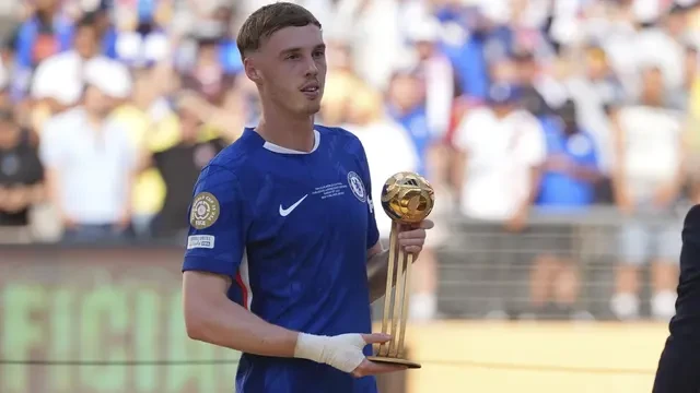 Cole Palmer Bicara di Lapangan: Dua Gol, Satu Assist, Satu Trofi