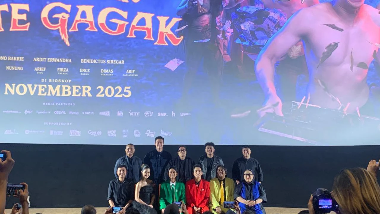 Film Pesugihan Sate Gagak: Komedi Horor yang Menggigit, Menghibur, dan Menyentil Realita H...