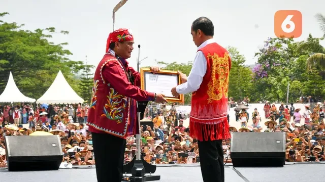 Cara Unik Bupati Kutai Barat Minta Perbaikan Infrastruktur Kepada Presiden