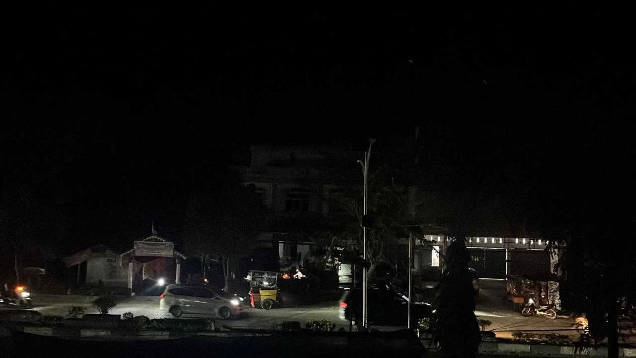 PLN Kerahkan Ratusan Personel Nyalakan Listrik Aceh