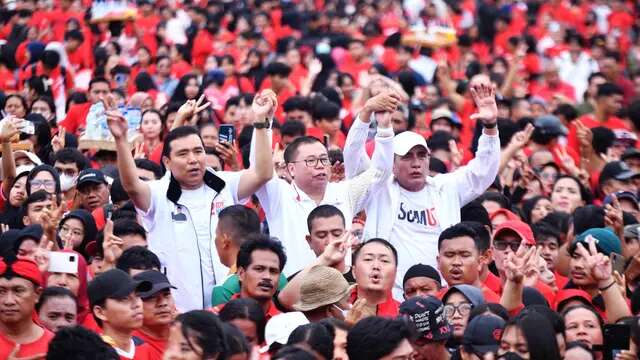 Puluhan Ribu Relawan Sofyan Tan Hadiri Kampanye Akbar Edy Rahmayadi-Hasan Basri, Siap Duku...