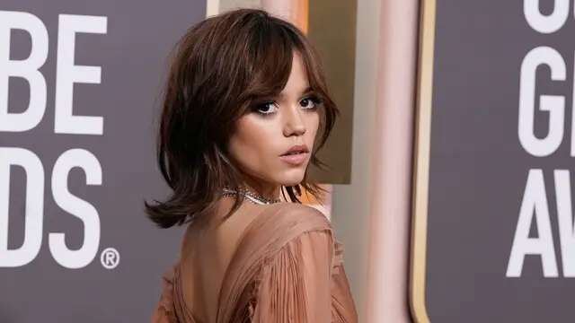 Jenna Ortega Jawab Isu Heboh soal Pacaran dengan Johnny Depp: Gila Banget