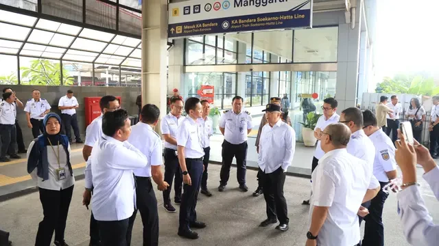 Menhub Dudy Sidak Stasiun KRL Tanah Abang dan Manggarai, Ini Temuannya