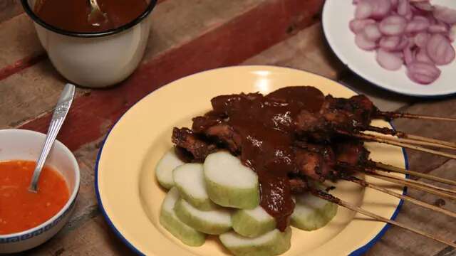 Mengenal Warung Sate Pak Jamil, Destinasi Kuliner Nikmat di Kota Mojokerto