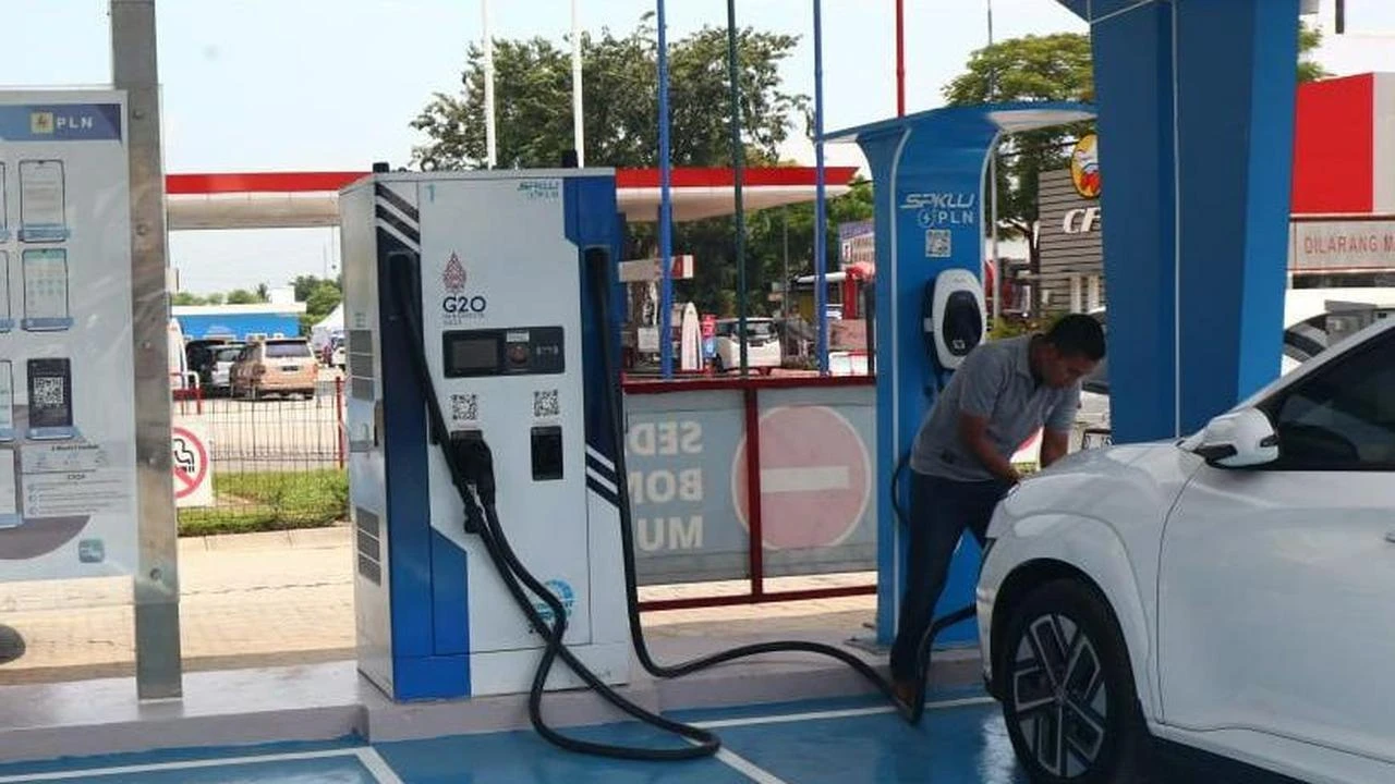 SPKLU Tak Cuma Tempat Isi Daya, Tapi Simbol Transisi Energi