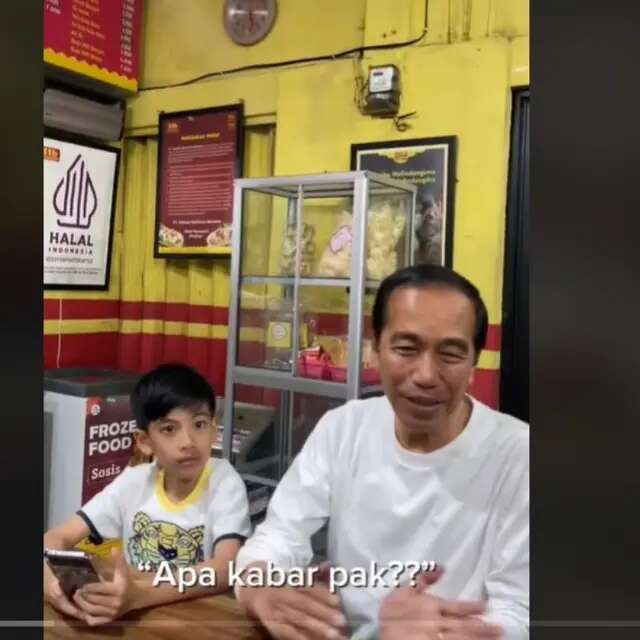 Jokowi dan Jan Ethes Makan Soto di Warung Makan, Warganet Bandingkan dengan Erina Gudono d...