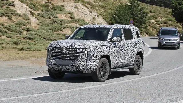 SUV Diduga All New Mitsubishi Pajero Lagi Uji Jalan, Perawakannya Makin Macho