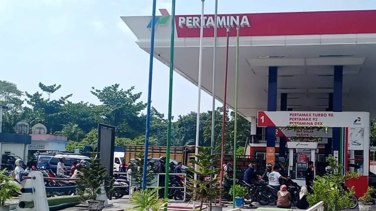 BBM Langka di Medan, Antrean Mengular di SPBU Kualanamu