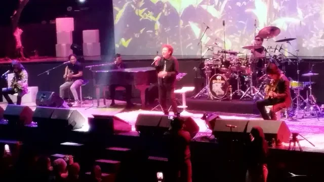 God Bless Buka Konser Unplugged dengan Bla Bla Bla, Ungkap Cerita di Balik Terciptanya Lag...