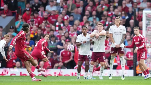 Sudah Kehilangan Alexander-Arnold, Liverpool Khawatir Pemain Kunci Lainnya Diboyong Real M...