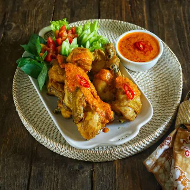 Ayam Goreng Sasando, Kuliner Nusa Tenggara Timur Kaya Rasa dan Budaya