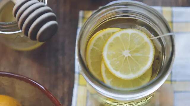 6 Minuman Rumahan untuk Menurunkan Kadar Asam Urat Secara Alami, Pakai Lemon sampai Timun