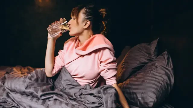 Segelas Air Hangat Bisa Bantu Nafsu Makan Kembali dan Meredakan Flu