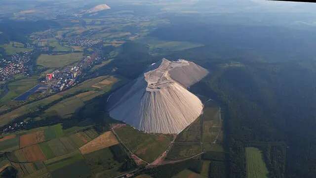 Jelajahi Monte Kali, Gunung Garam Buatan Terbesar yang Terletak di Jerman