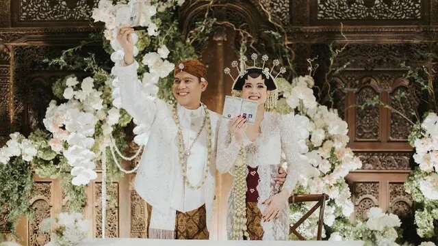 Dhabitannisa Auni dan Nino RAN Tampil Memukau dalam Kebaya Pengantin Adat Jawa