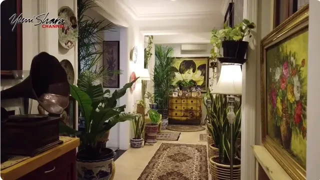 9 Potret Rumah Yuni Shara yang Penuh Tanaman, Hingga Dijuluki 'Jungle House'