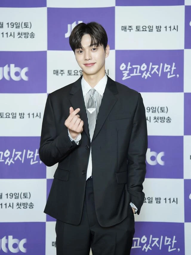 Song Kang Rela Diet demi Perankan Playboy di Drakor Nevertheless