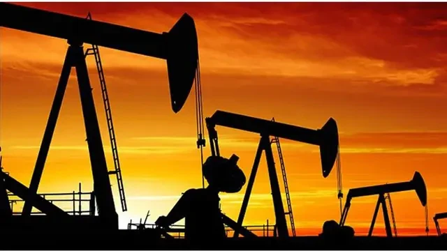 Harga Minyak Dunia Meroket Lagi, Hari Ini Dipatok USD 74,26 per Barel