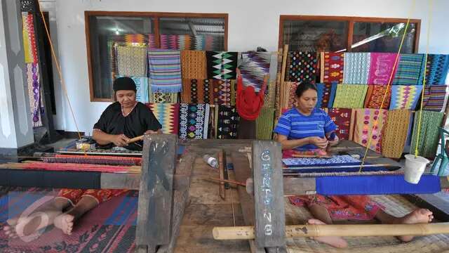 Asal Usul Kain Tenun Lombok, Kekayaan Budaya Miliki Nilai Estetika Hingga Sosial