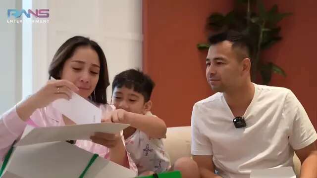 Surat dari Rafathar Bikin Nagita Slavina Nangis, Ingin Punya Adik Kembar