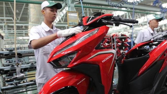 Top 3: Eskpor Motor Merosot dan Keseriusan Toyota Garap Mobil Listrik