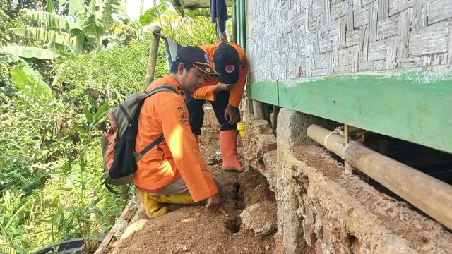 Pergerakan Tanah di Sawahjoho Singajaya Garut Semakin Meluas, Kapan Warga Direlokasi?