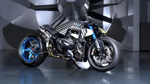 Beringas di Lintasan Drag Race, BMW R 1300 R Titan Dibekali NOS dan Karbon Tempa