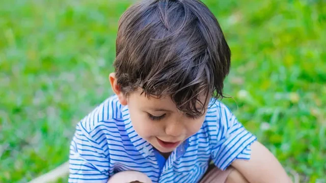 Cara Efektif Kurangi Risiko Rabun Jauh atau Mata Minus pada Anak