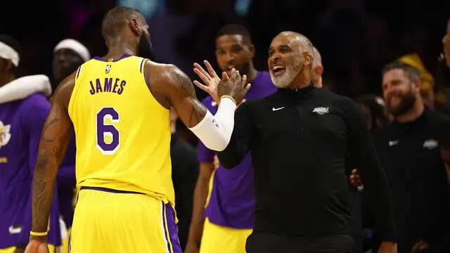 Perbasi Datangkan Mantan Pelatih LeBron James dan Kobe Bryant, Latih Talenta Basket Indone...