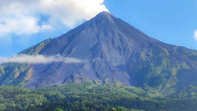 Waspadai Banjir Material Vulkanik Gunung Karangetang