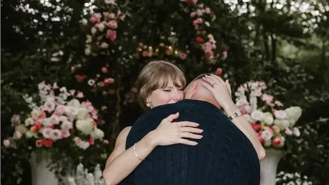 Top 3 Berita Hari Ini: Taylor Swift Tunangan dengan Travis Kelce, Cincin Berlian Antik Mel...