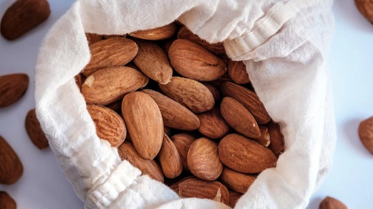 Ahli Gizi Ungkap Cara Terbaik Menikmati Almond Tanpa Kehilangan Nutrisinya