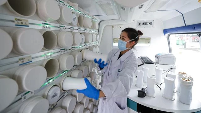 Menko Luhut: 2/3 Pasokan Obat di Dunia Diproduksi oleh China