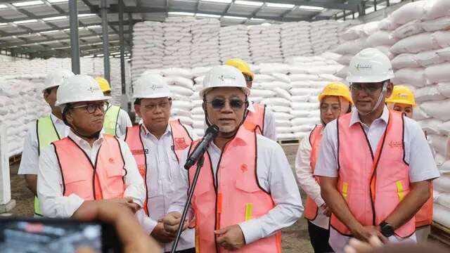 Stok Pupuk Subsidi Terjamin, Menko Pangan Pastikan Musim Tanam Lancar