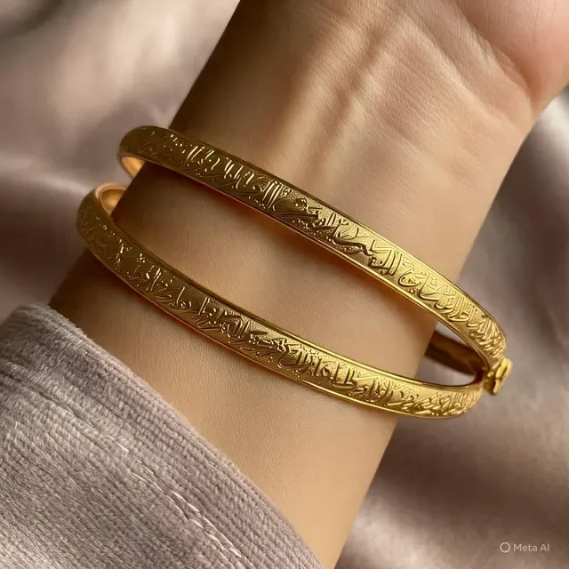 5 Tips Islami Padu Padan Gelang Bangle agar Tetap Anggun dan Syar’i, Inspirasi Gaya Musl...