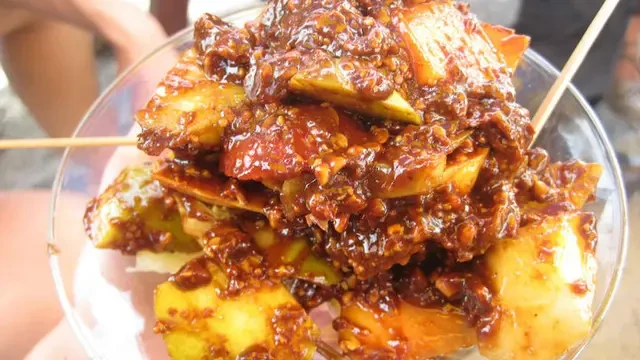 Rujak Natsepa, Sajian Segar dari Pesisir Pantai Ambon